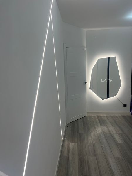 Зеркало с LED подсветкой стены фигурное Montagna 2 - от вашего выключателя 15018368100122,7-L фото